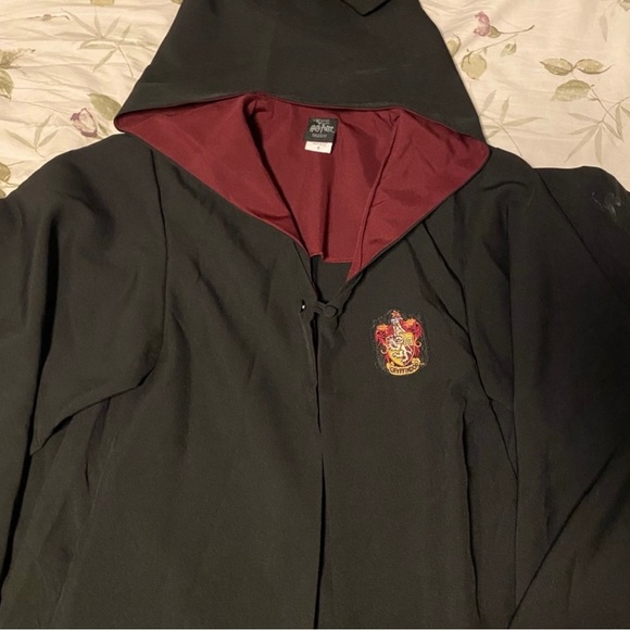 Harry Potter Gryffindor Robe authentic - Picture 6 of 9